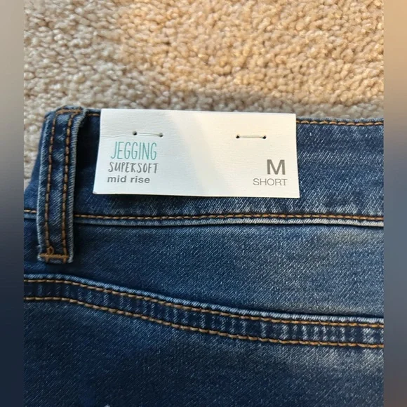 NWT Women's Distressed Blue Jeans from Maurice’s - Picture 3 of 5